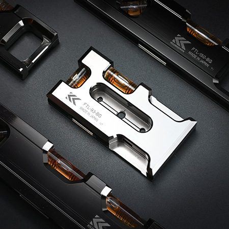 【新製品】KUROKINスイッチボックス用水平器がついに登場